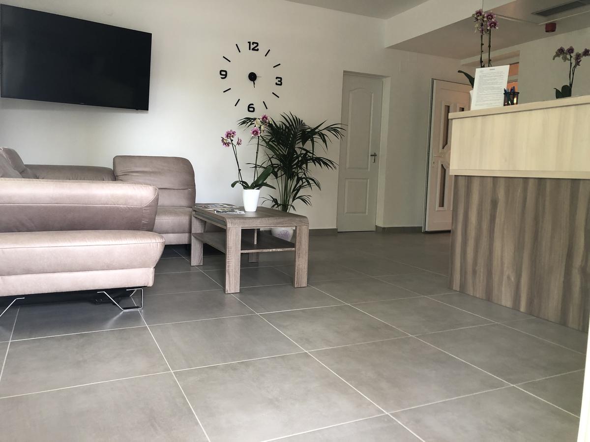 Boro Apartman Tiszafüred Exterior foto