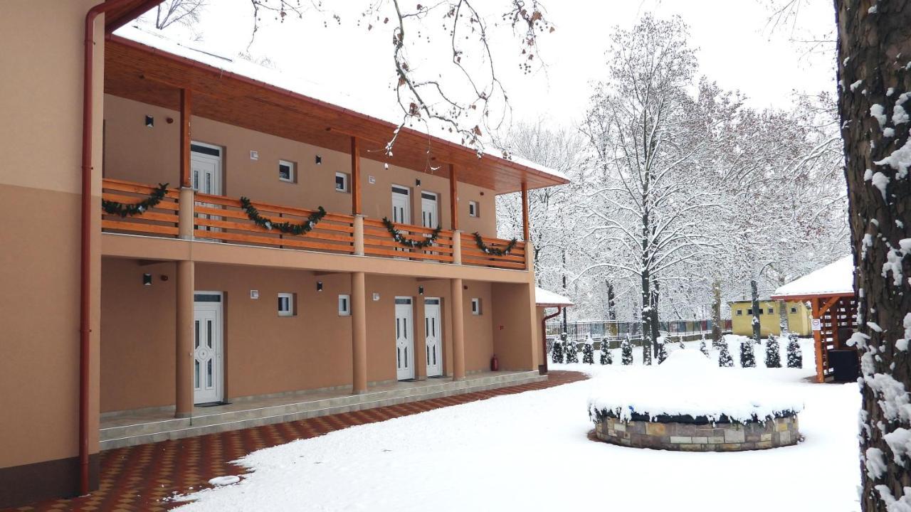 Boro Apartman Tiszafüred Exterior foto